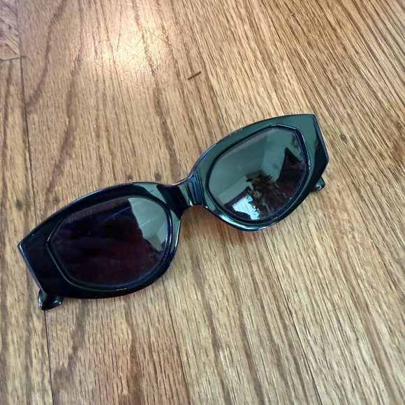 Karen Walker Black Castaway Sunglasses - Picture 3 of 5